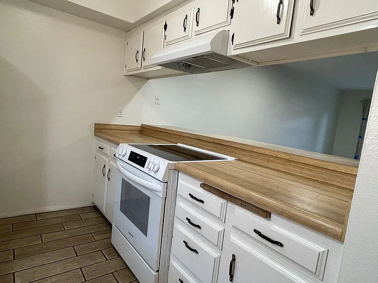 4504 Tierra Verde St #C — Photo 6
