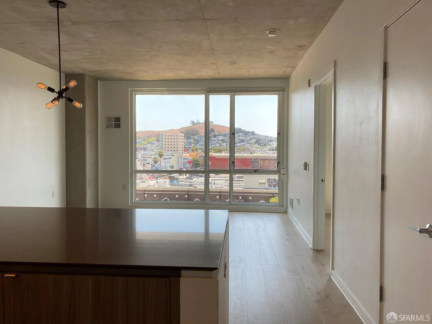 1 bed, 1.0 bath, 660 sqft, $4,599 — Photo 4