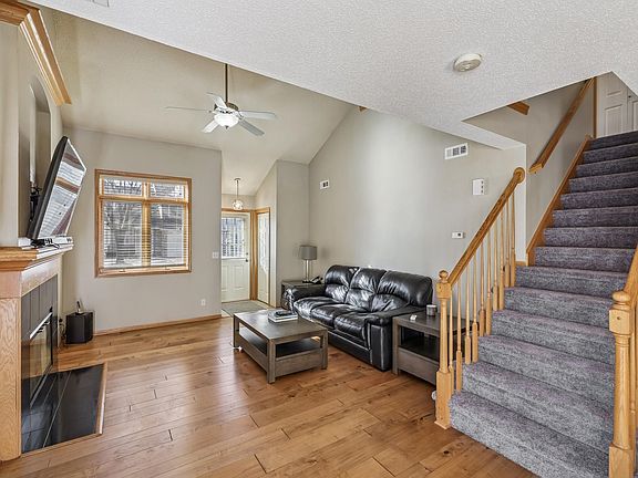 4th image of 811 Burr Oaks Dr Unit 401