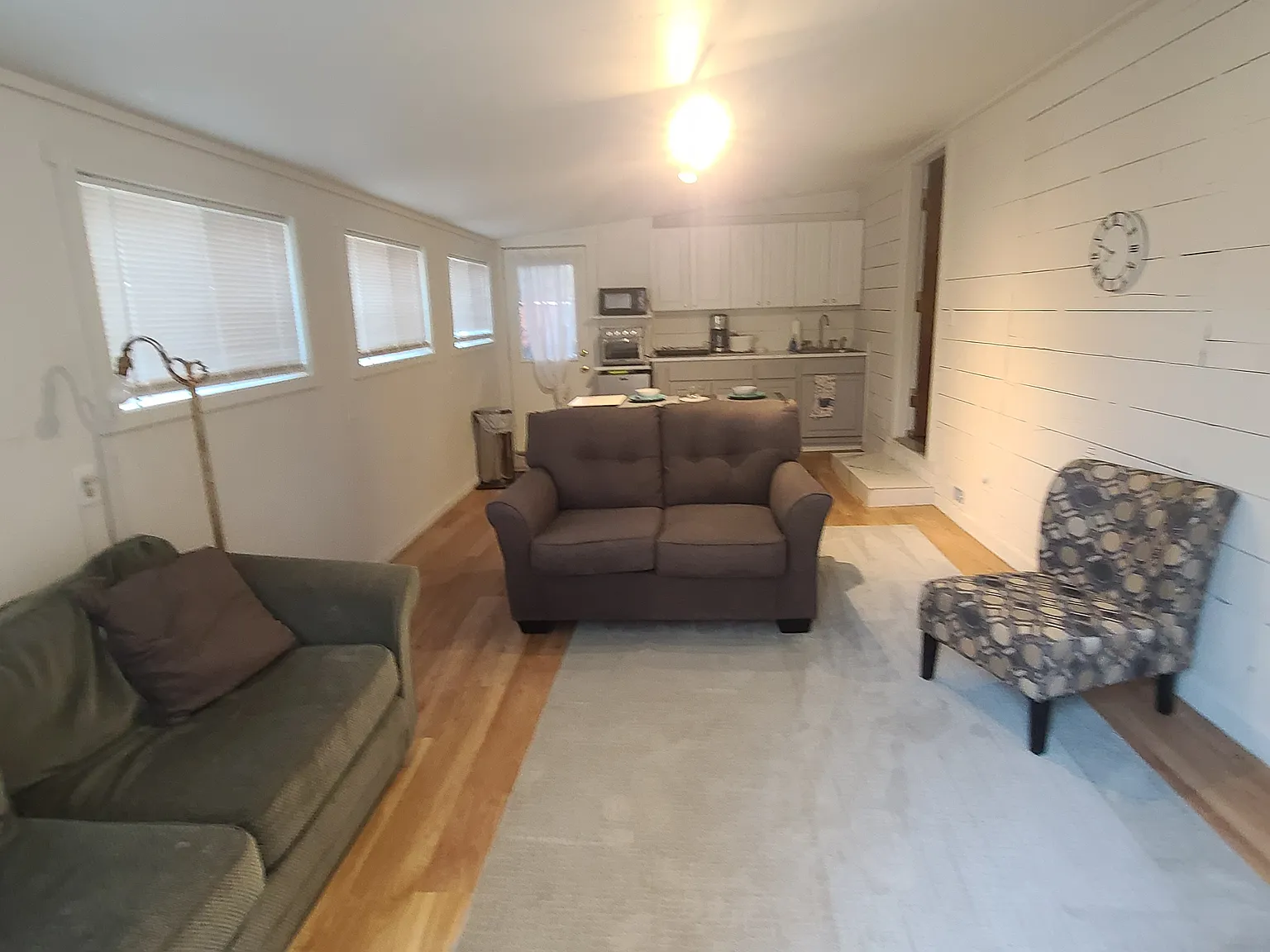 635 W 14th Ave — Photo 2