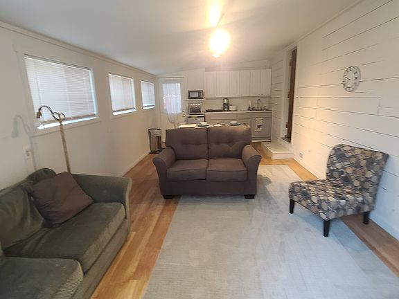 2nd image of 635 W 14th Ave #B