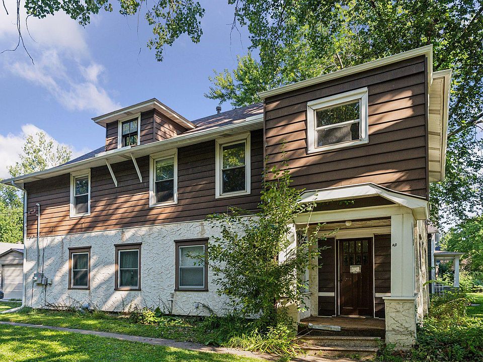 1st image of 1083 Chatsworth St N