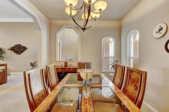 Dining Room (table/chairs can be left if desired)