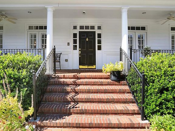 2nd image of 3409 Paces Ferry Cir SE