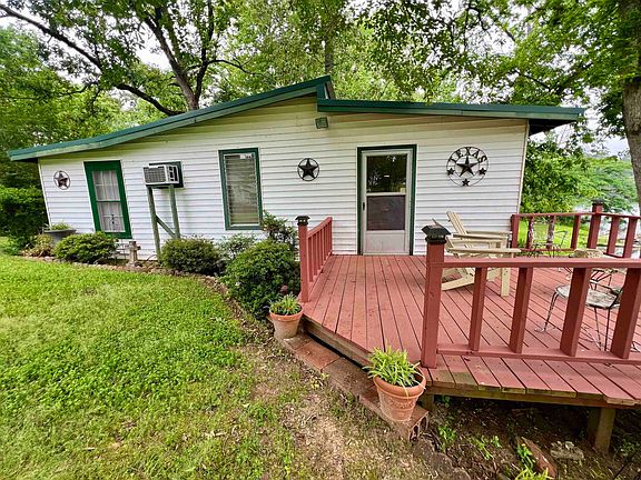 3rd image of 19899 Southside Cir