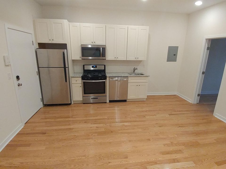 1st image of 1924 W Girard Ave #2F