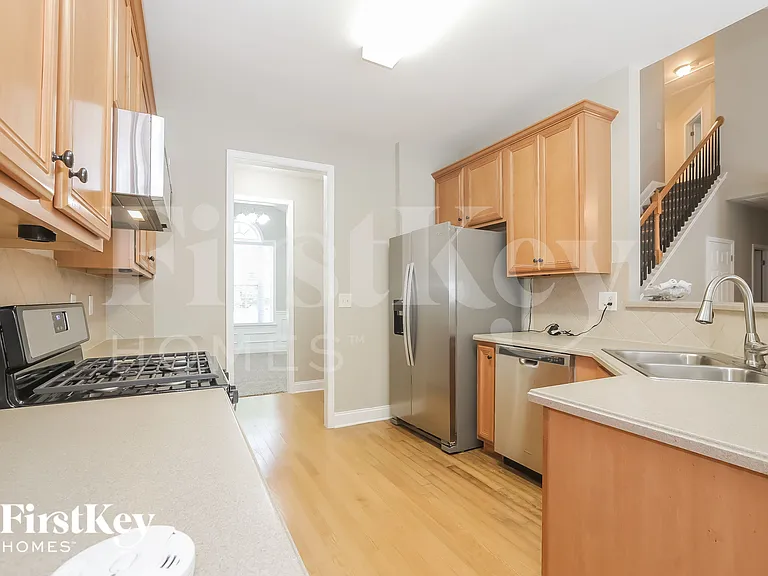 495 Roland Manor Dr — Photo 5
