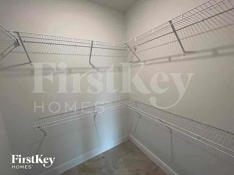 633 NW 28th St — Photo 15