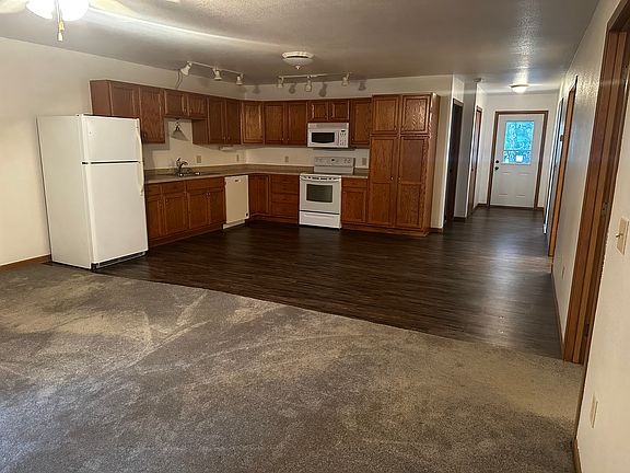 5th image of 39975 Robinson St
