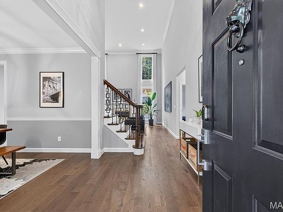 5th image of 587 Eagle Manor Ln