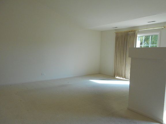 4th image of 1387 Spencer Ln #0