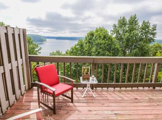 1956 E Waters Edge Dr, Bloomington, IN 47401
