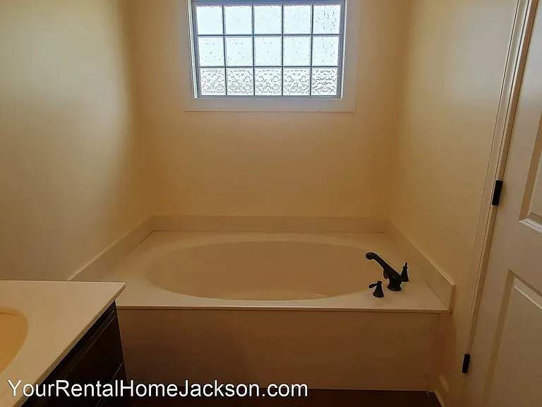 82 Grove Hill Ln — Photo 34