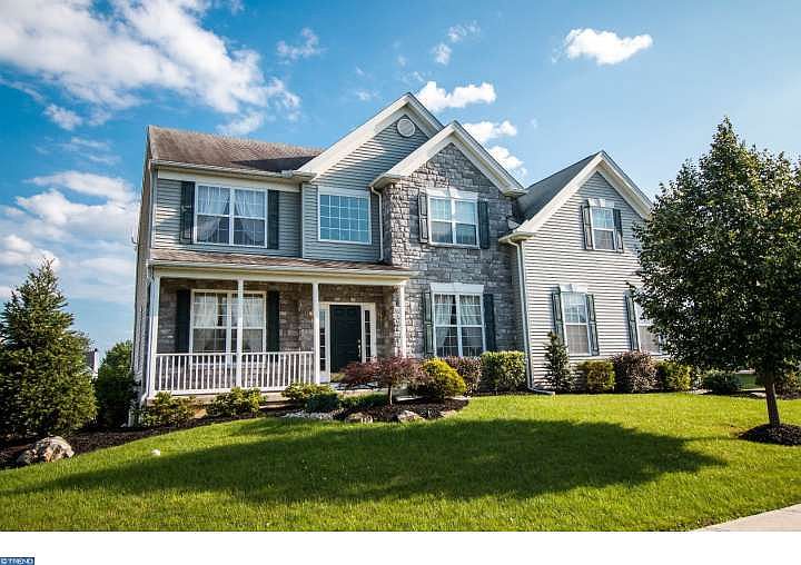 1st image of 912 Betty Ln