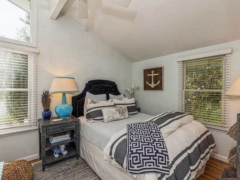 21 Hillover Rd E — Photo 14