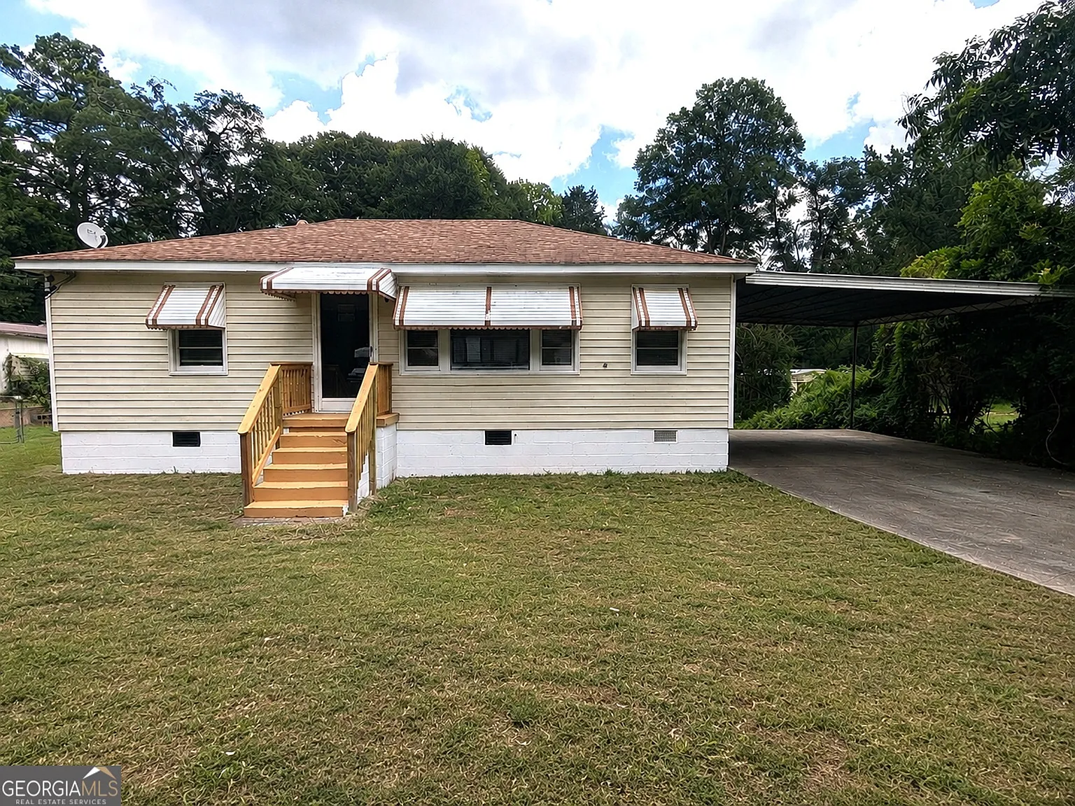 3 bed, 2.0 bath, 1464 sqft, $1,480 — Photo 1