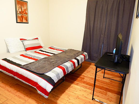 3rd image of 720 Larch Ave