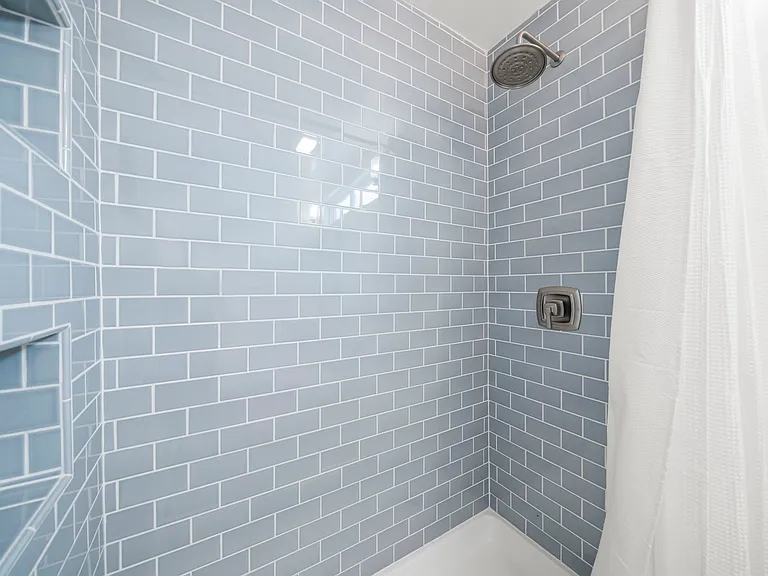 6364 Osler St — Photo 25