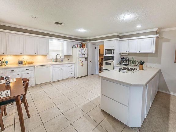 3rd image of 6208 Kenosha Dr