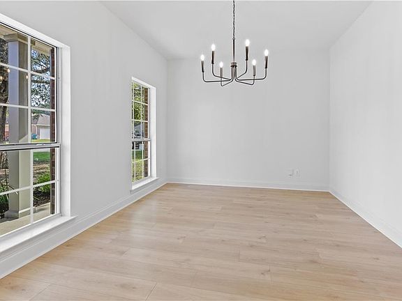 5th image of 776 Solomon Dr