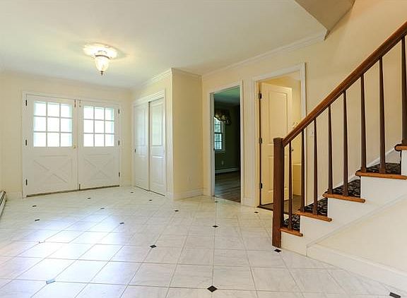 4th image of 12 Noel Ct