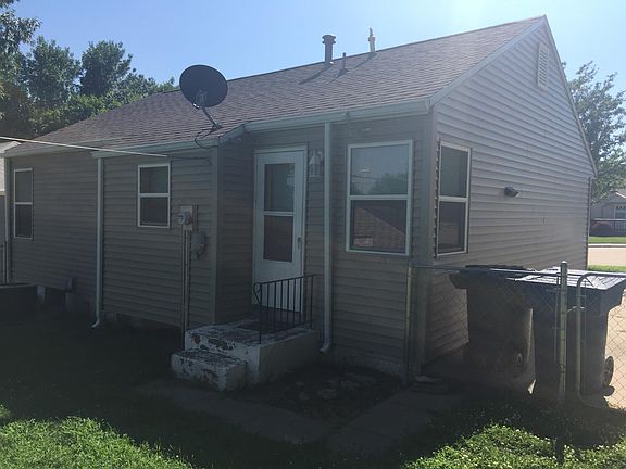 3rd image of 2907 Kimler Ave