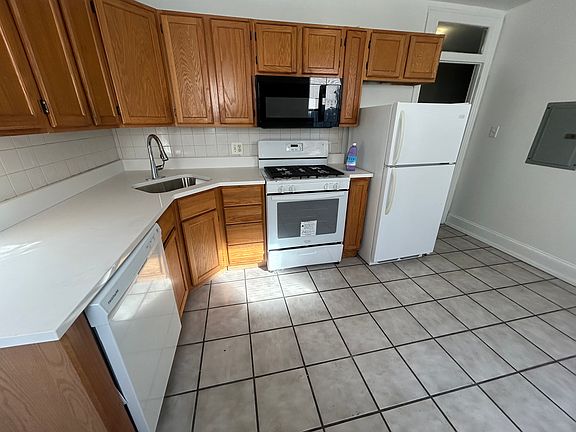 5th image of 4147 Ridge Ave #2F