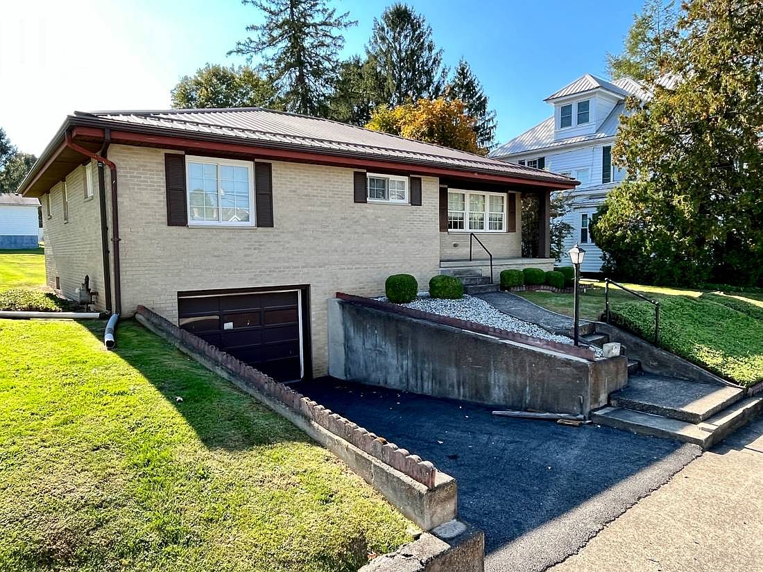 63 Smithfield St, Buckhannon, WV 26201 MLS 11216276 Zillow