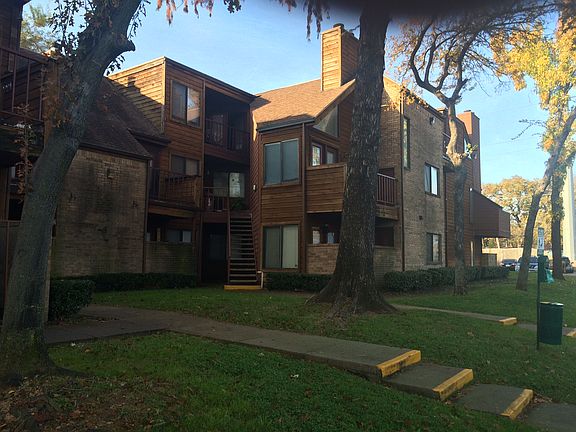 2nd image of 2312 Balsam Dr APT A307