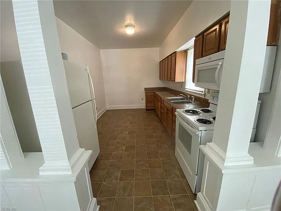 3rd image of 714 Thayor St #A
