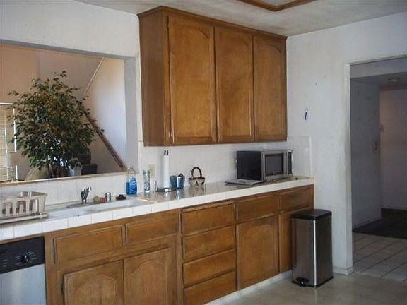 5th image of 4482 W Yale Ave