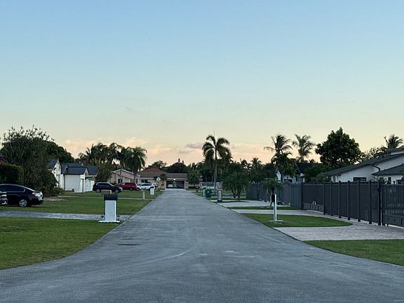 4th image of 18601 SW 128th Ave