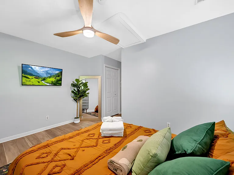 7645 Chatham Cir — Photo 21