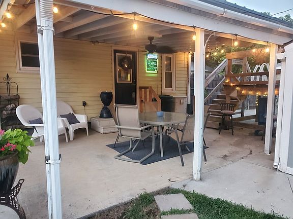 4th image of 704 Smoky Hill Dr