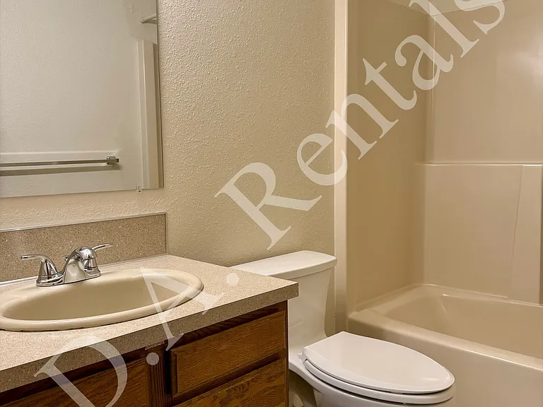 3210B Mayfair Dr SW — Photo 9