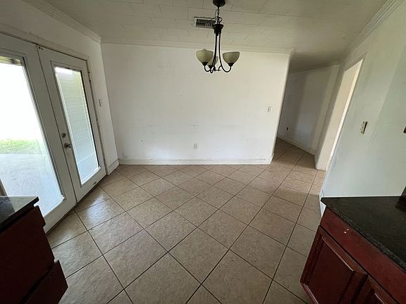 Additional Living Room
