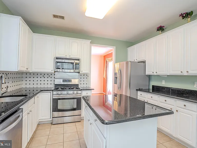 31 Hawthorn Dr — Photo 20