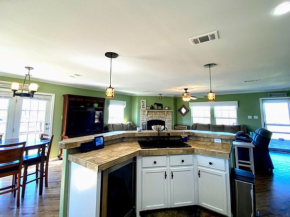 5th image of 225 Rolling Oaks Dr