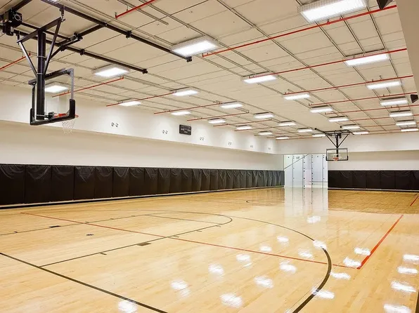 50 Riverside Boulevard image 14 of 16