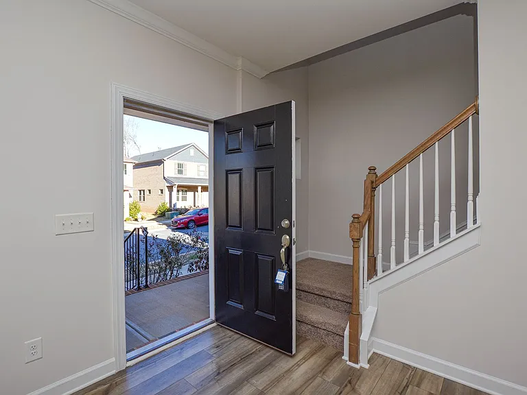 3215 Lisburn St — Photo 8