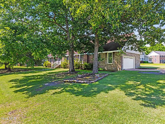3rd image of 1110 Westmoreland Drive