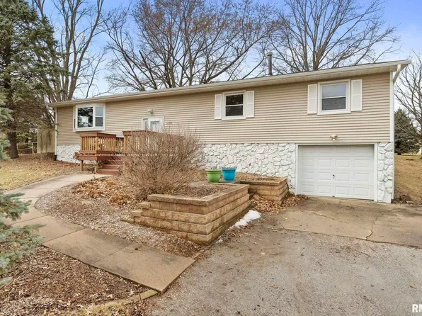 13260 65th Ave, Blue Grass, IA 52726