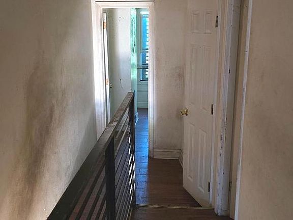 3rd image of 1864 N Judson St