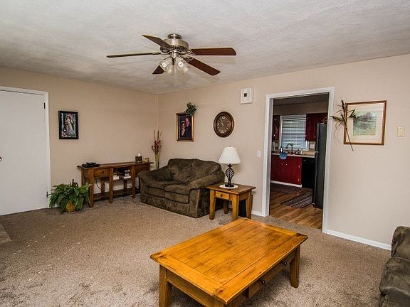 4th image of 208 Alexander Dr