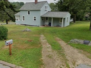 233 Niantic River Rd, Waterford, CT 06385