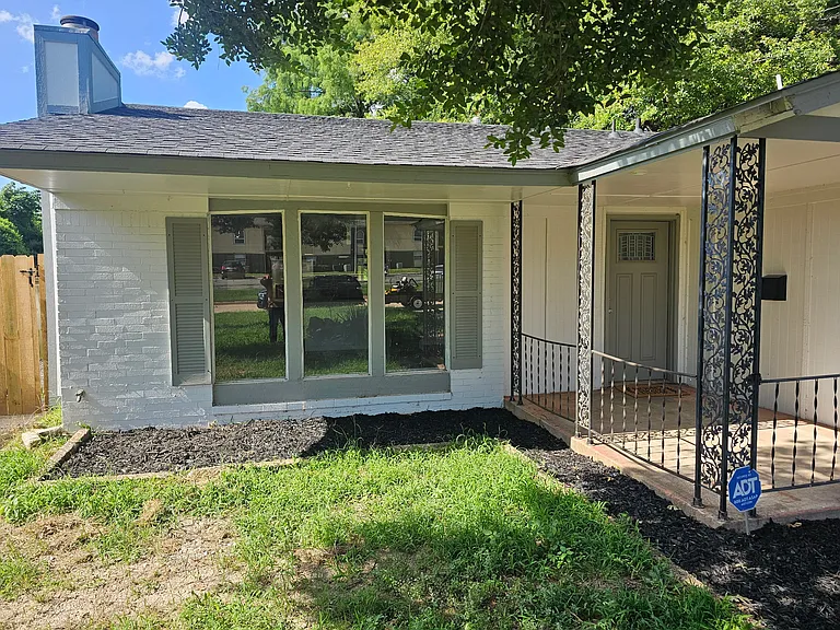 2521 W Brooks St — Photo 13