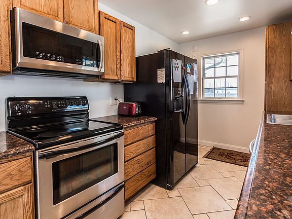 5th image of 2622 Crescent Dr