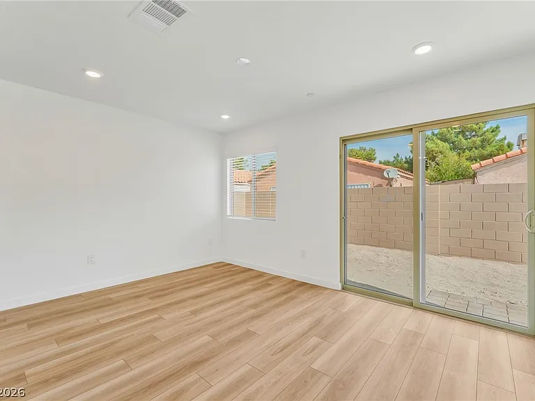 2204 Abraham Ave — Photo 6