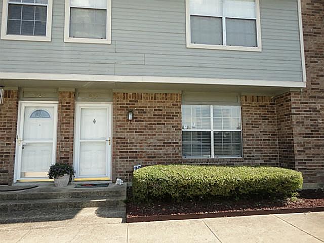 1st image of 921 Vedral Pl