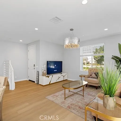 3 bed, 2.5 bath, 1971 sqft, $5,500 — Photo 2